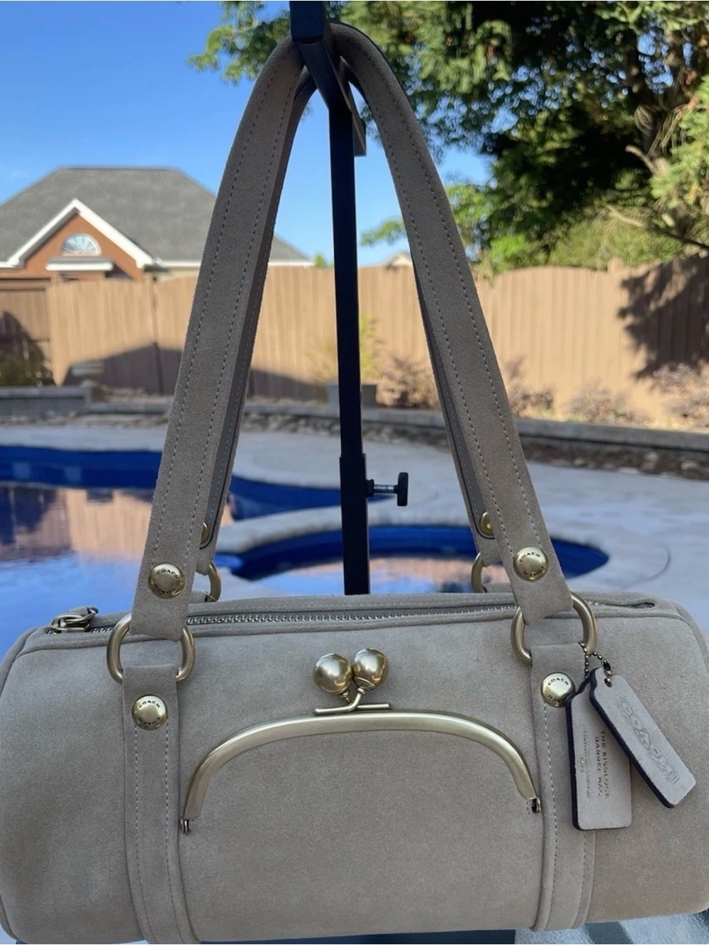 Coach Kisslock Barrel Bag In Soul /Tan Suede Brass Hardware Gift Boxed NWT - Picture 2 of 16
